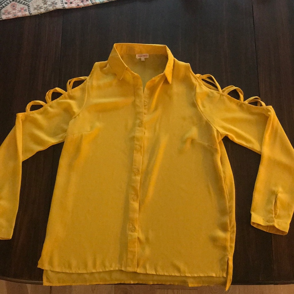 Excellent Condition mustard top w/ cutout sleeves